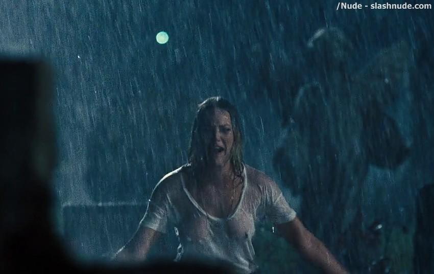 Abbie Cornish Breasts In Wet See Through From Seven Psychopaths 10