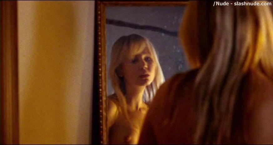 Adelaide Clemens Topless In Generation Um 3