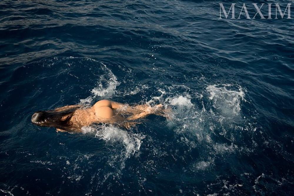 Alessandra Ambrosio Nude In Maxim 8