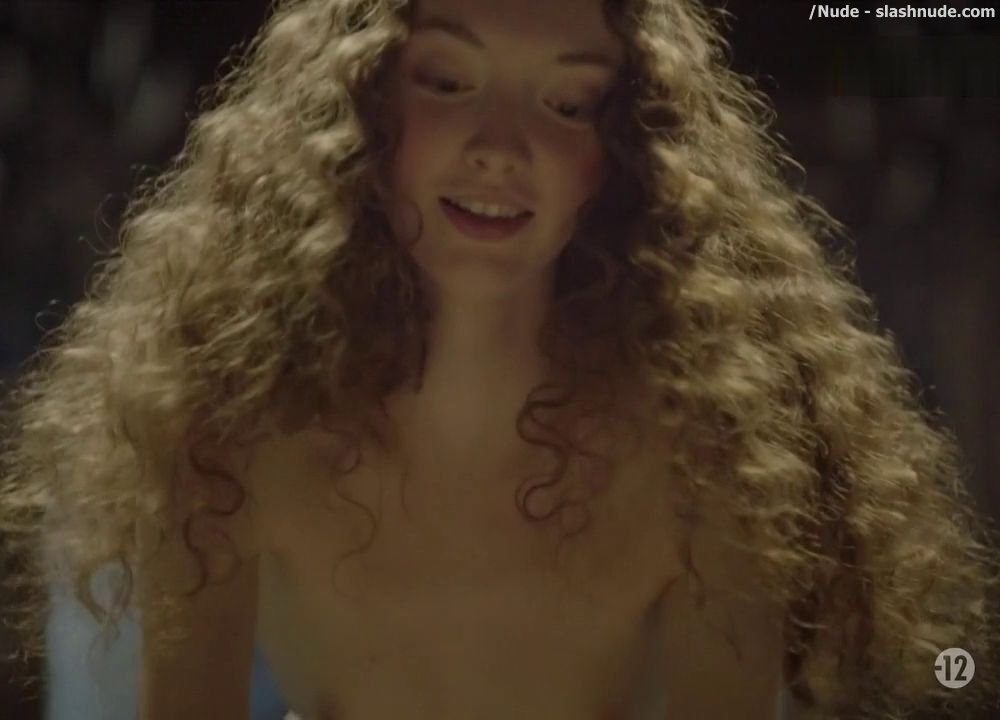 Alexia Giordano Nude In Versailles 2