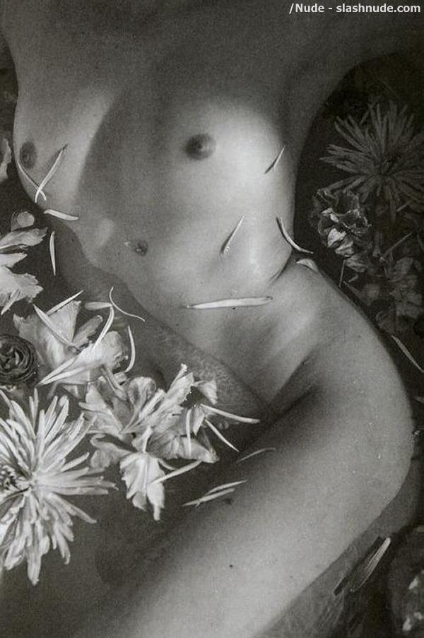 Kim flowers nude - 🧡 Muse28 16.jpg - ImageTwist.