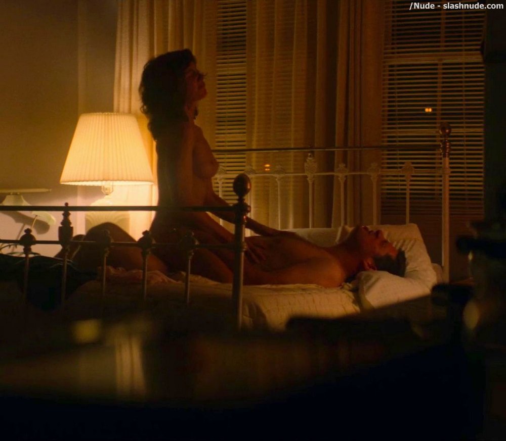 Alison Brie Nude In Glow Sex Scene 24