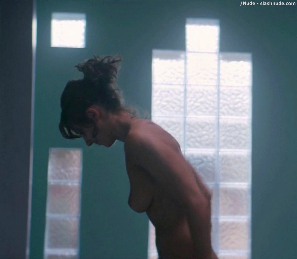 Alison Brie Nude In Glow Sex Scene 5