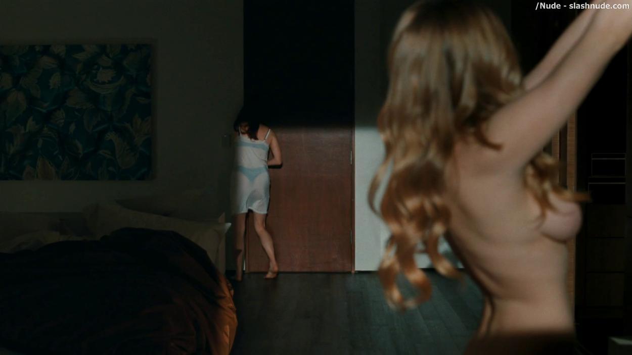Amanda Seyfried Nude In Chloe Also Means Sex Scene With Julianne Moore 31