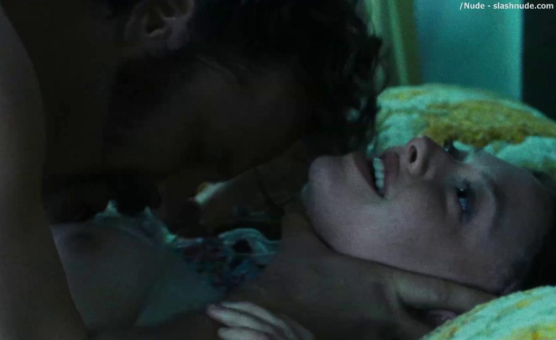 Amanda Seyfried Nude Scenes From Lovelace 25