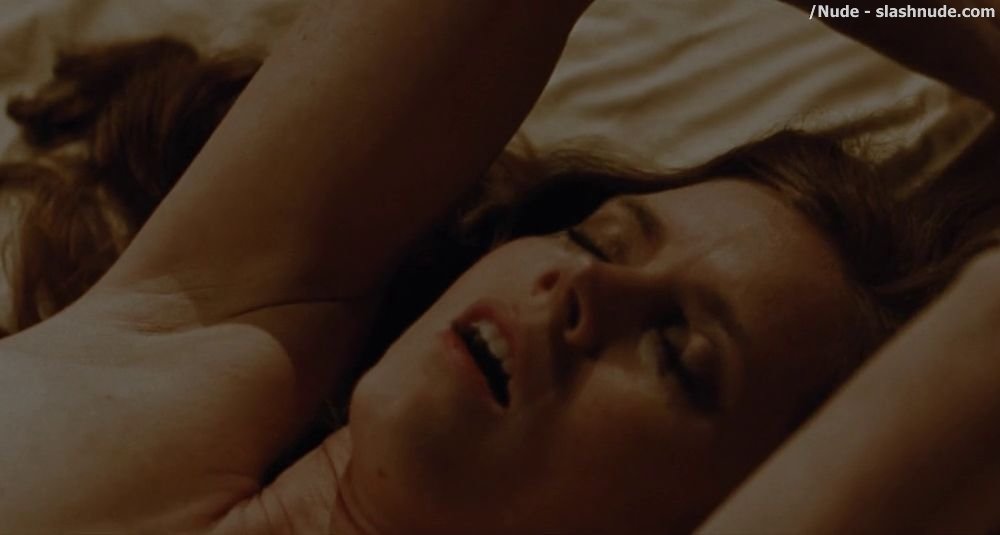 Amy Adams Topless Flash Reveals Breasts In American Hustle 7