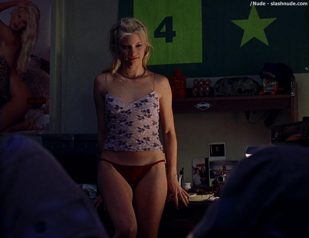 Amy Smart Topless In Road Trip 2
