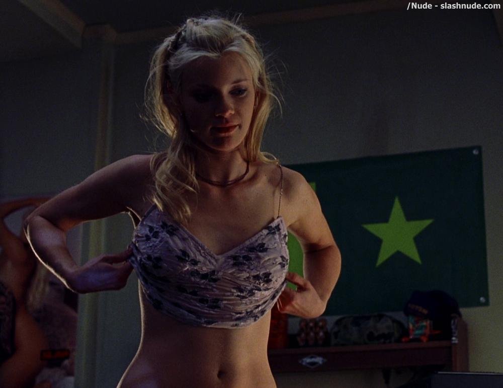 Amy Smart Topless In Road Trip 4