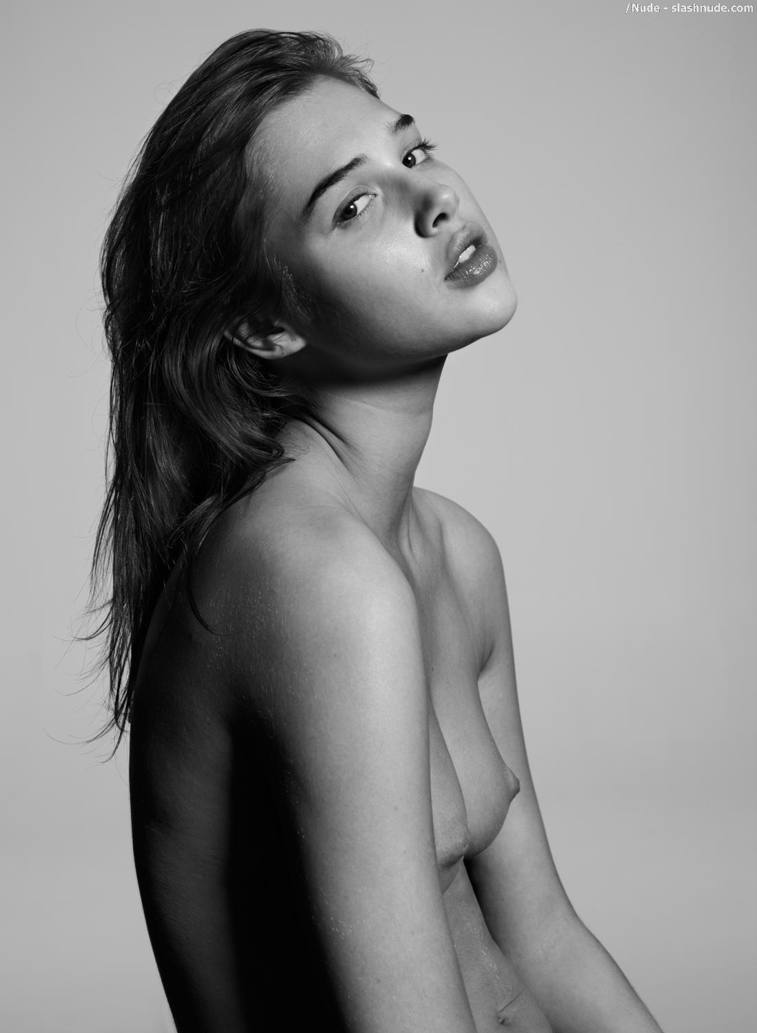 Anais Pouliot Topless Makes For A Good Intermission 7