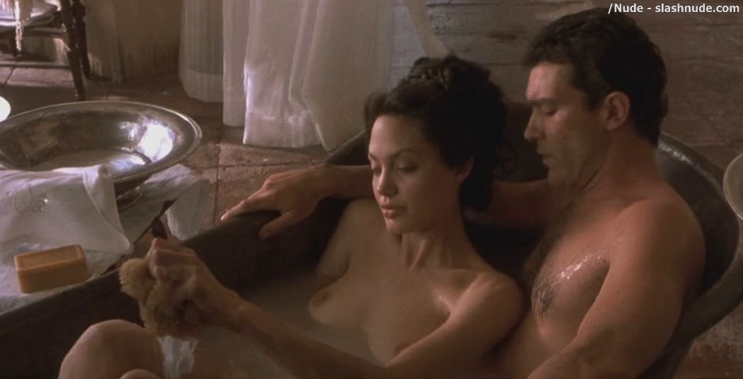 Angelina Jolie Nude In Original Sin 1