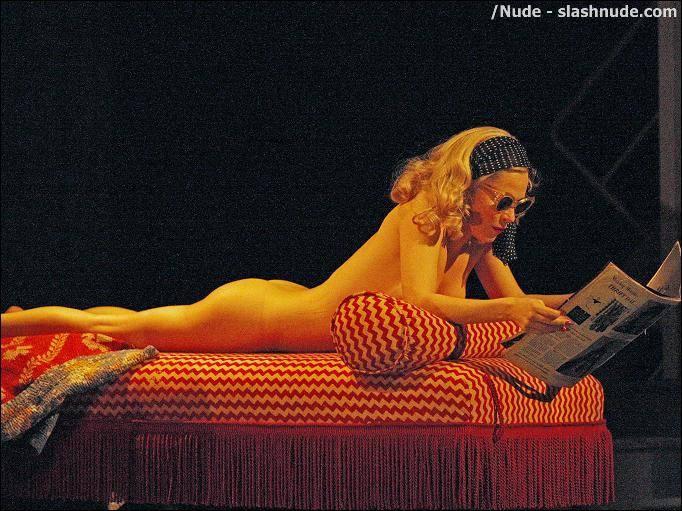 Anna Friel Nude On Stage For Breakfast At Tiffanys 5