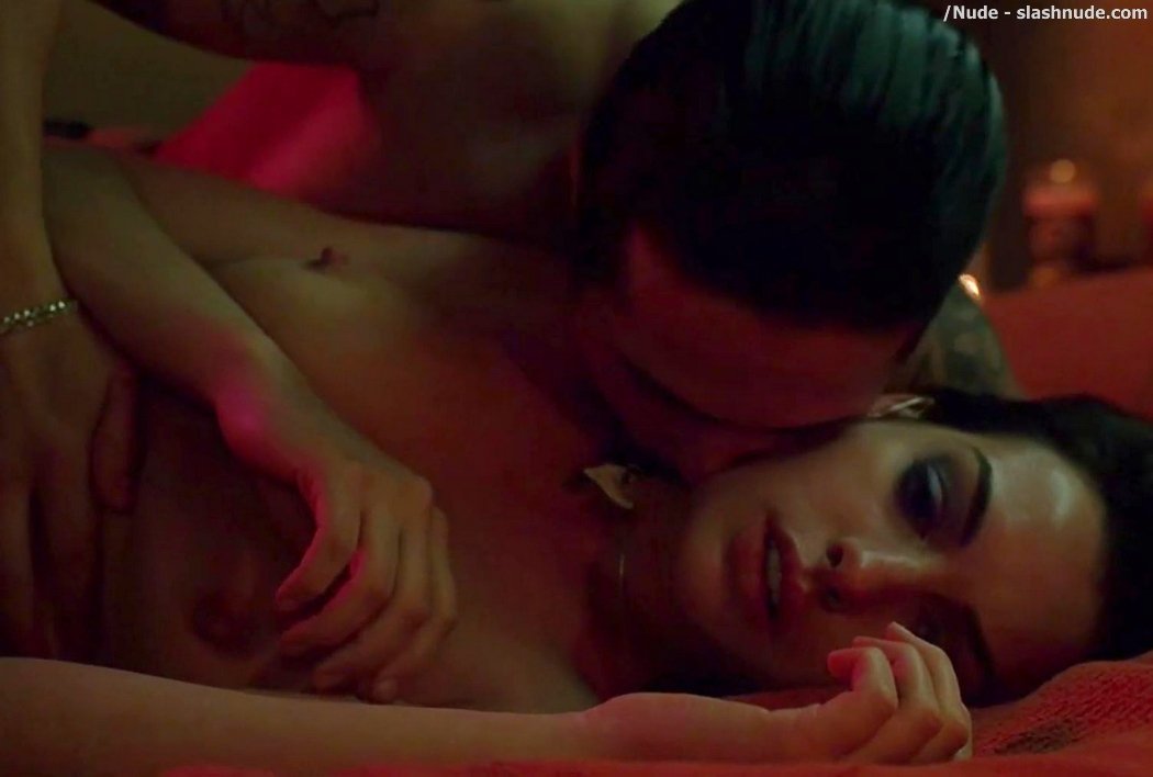 Anne Hathaway Nude In Havoc 37