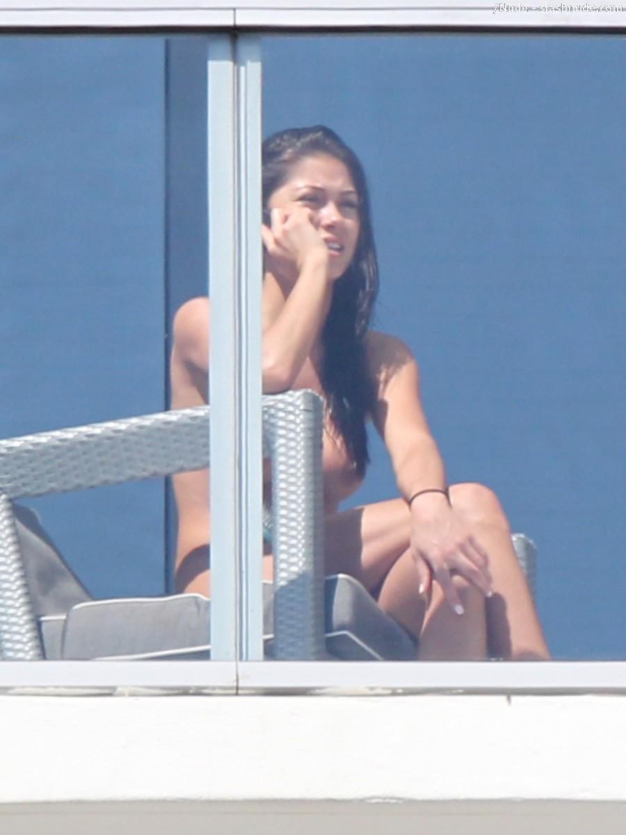 Arianny Celeste Nude In Her Hotel Balcony 4