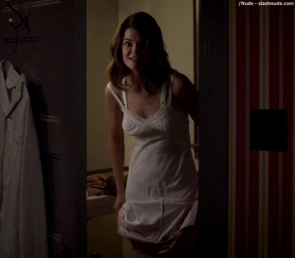 Betsy Brandt Topless On Masters Of Sex 2