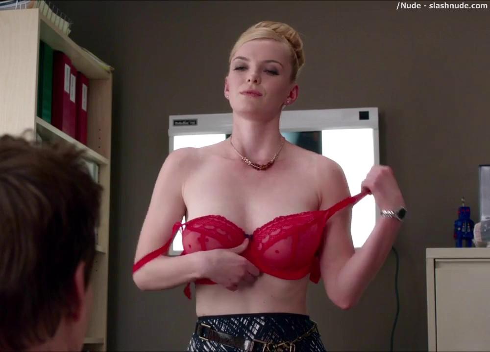 Betty Gilpin Topless For A Check Up On Nurse Jackie 2