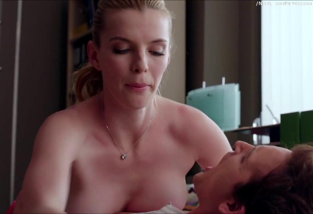 Betty Gilpin Topless To Be Called Names On Nurse Jackie 17