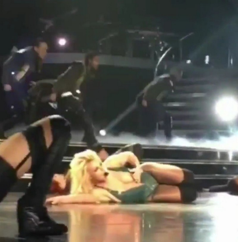 Britney Spears Nipple Slips Out During Las Vegas Concert 20
