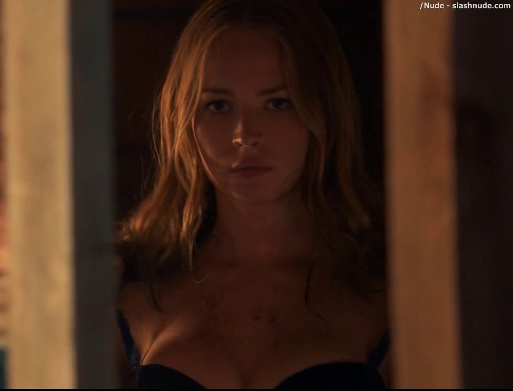 Britt Robertson Topless In The Longest Ride 7