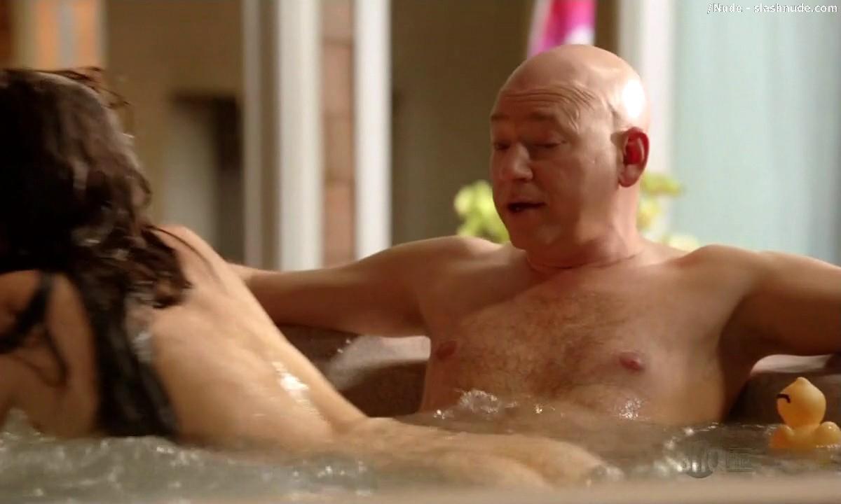 Camilla Luddington Nude In The Hot Tub On Californication 2