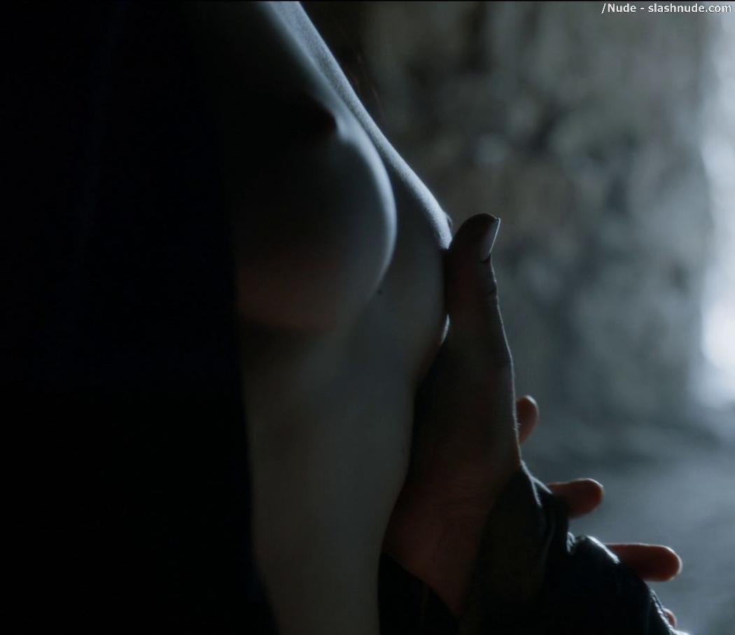 Carice Van Houten Topless In Game Of Thrones 7