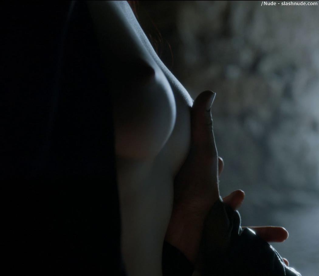 Carice Van Houten Topless In Game Of Thrones 8