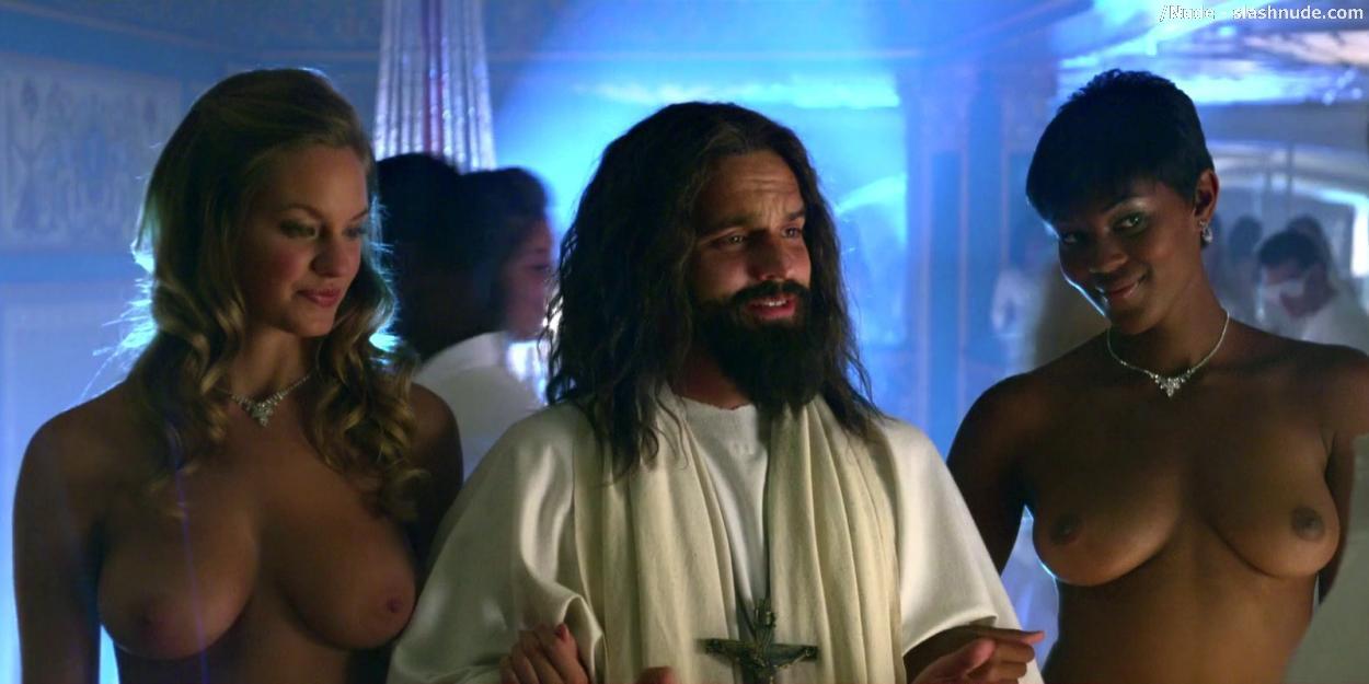 Cassie Keller Chernise Yvette Topless In Harold Kumar Christmas 7