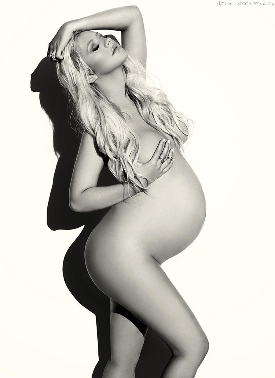 Christina Aguilera Nude Pregnant And Breasts Out In V 1