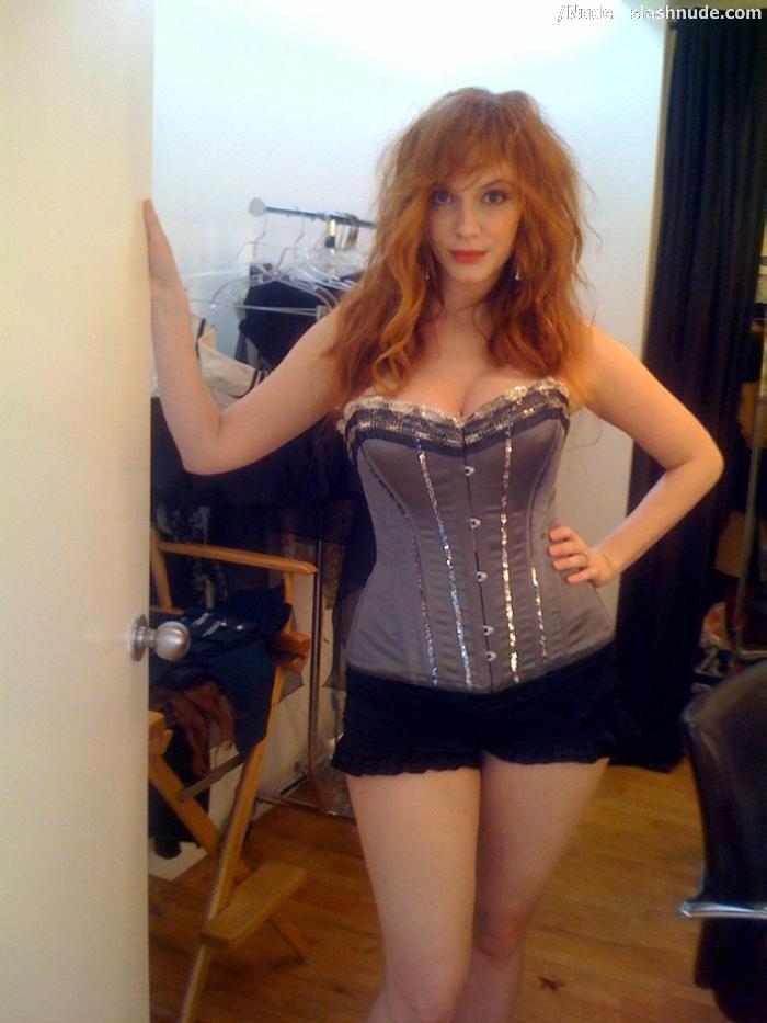 Christina Hendricks Topless Breasts Revealed After Phone Hack 1