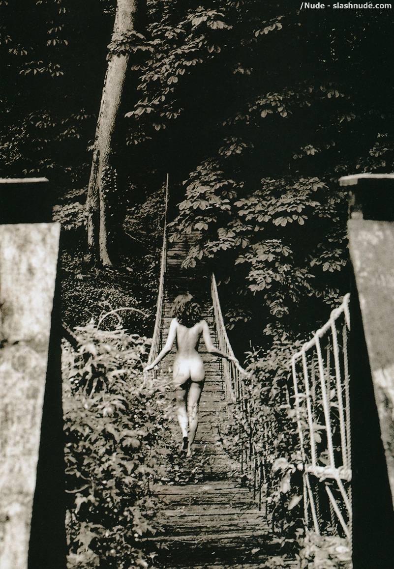 Christy Turlington Nude To Take Us Over The Bridge 5