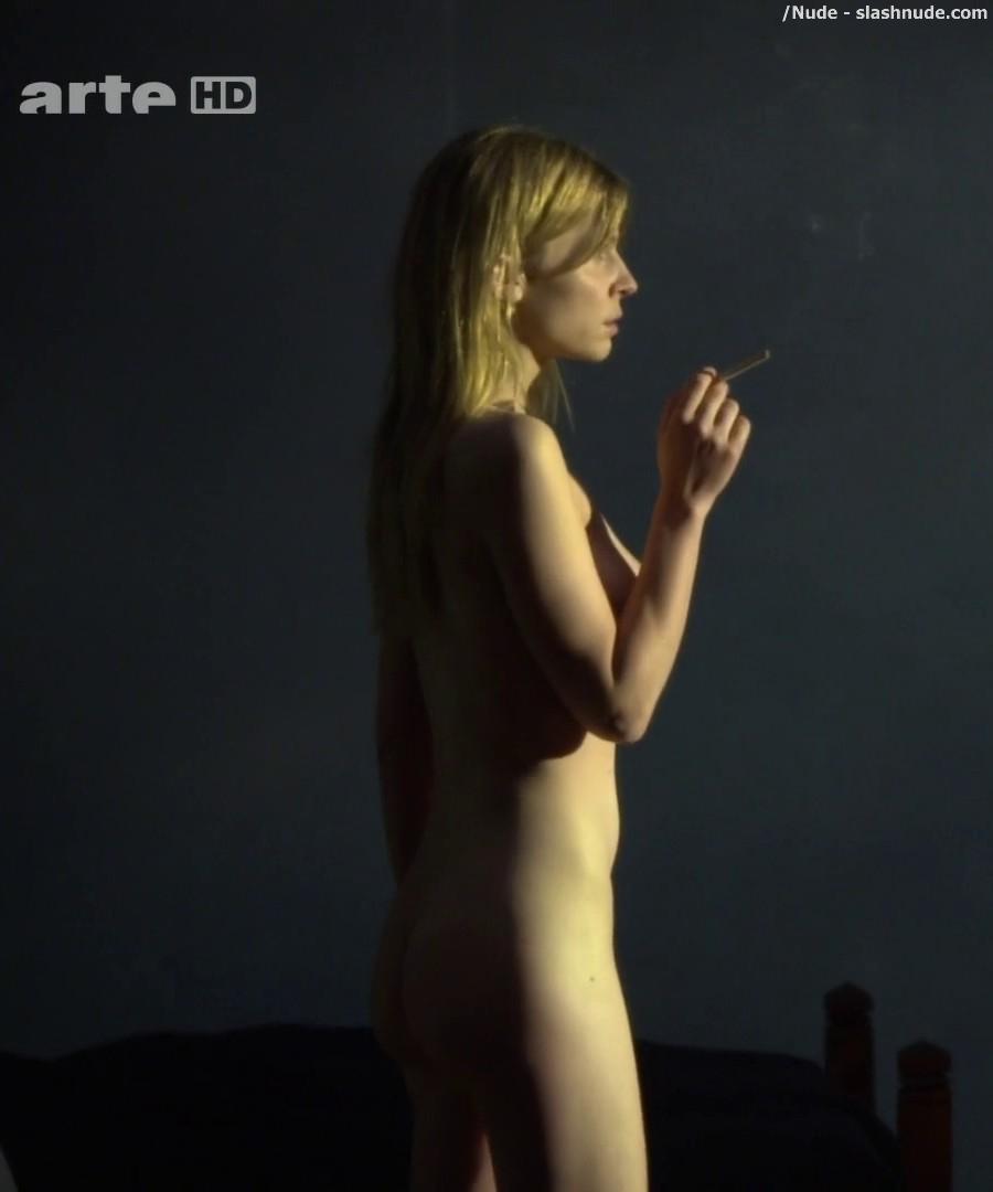 Clemence Poesy Nude To Enjoy The View In Hope 6