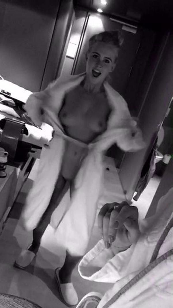 Dara Hayes Aka Dj Tigerlily Nude Full Frontal Flash Leaked Photo 3 Nude