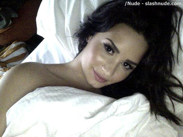 Demi Lovato Nude Photos Leak Out 11