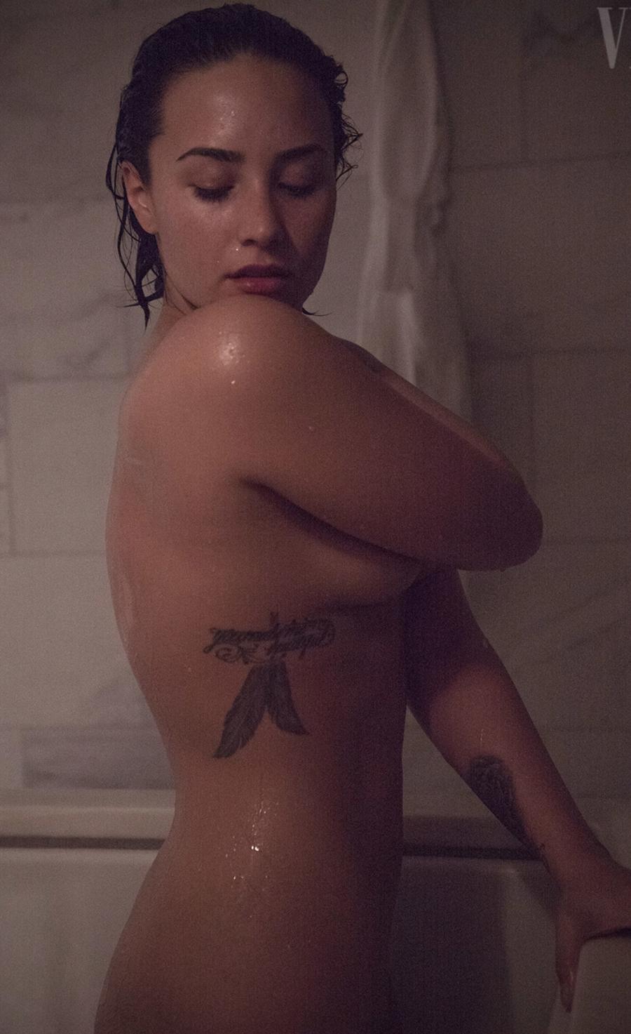 Demi Lovato Nude To Bare Ass In Vanity Fair 7