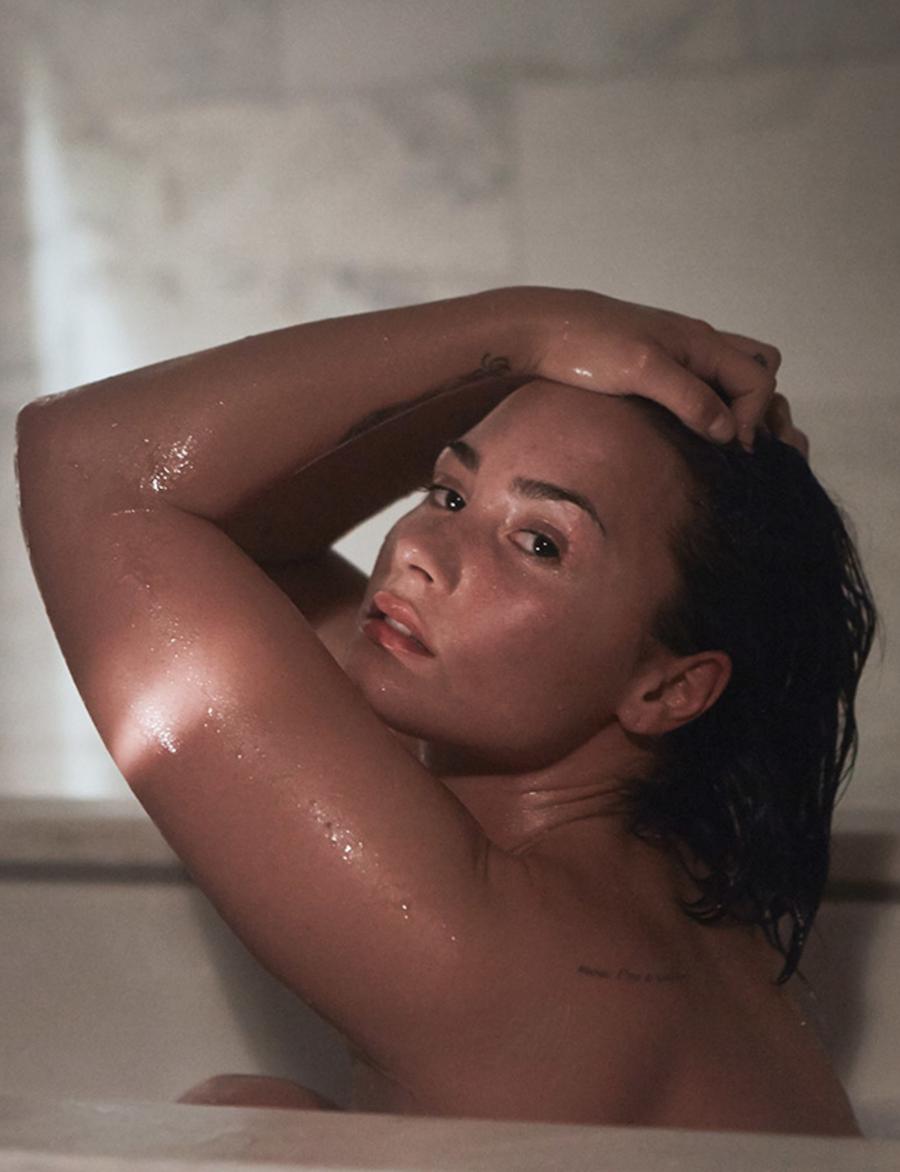 Demi Lovato Nude To Bare Ass In Vanity Fair 8