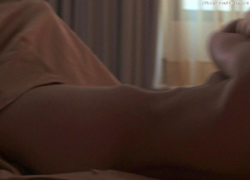 Diane Kruger Nude In Bed In Sky 5