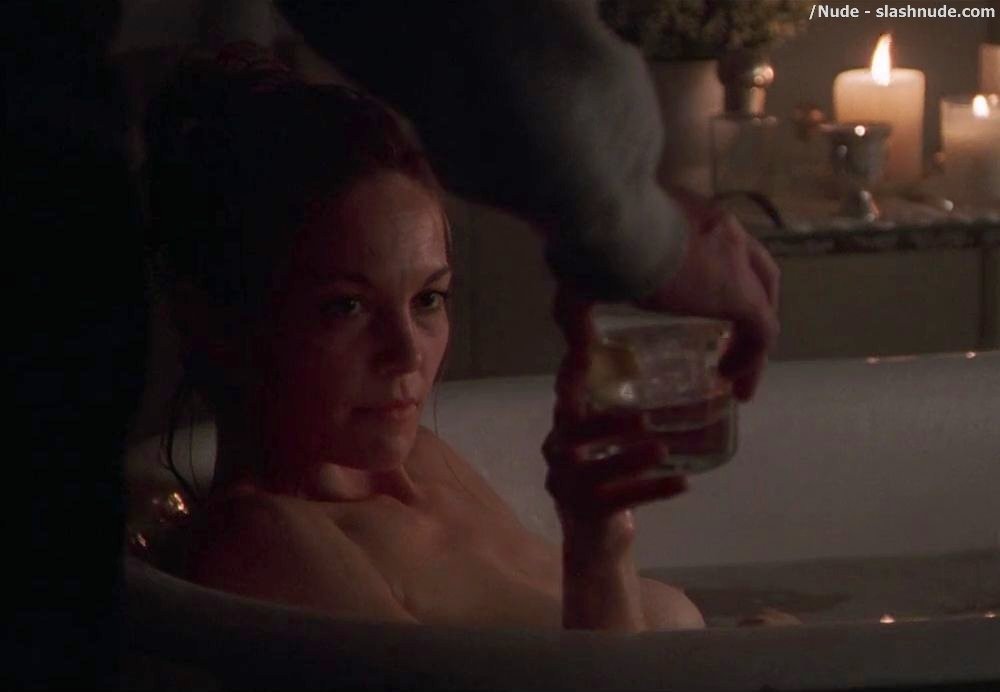Diane Lane Nude In Unfaithful Bathtub Scene 19
