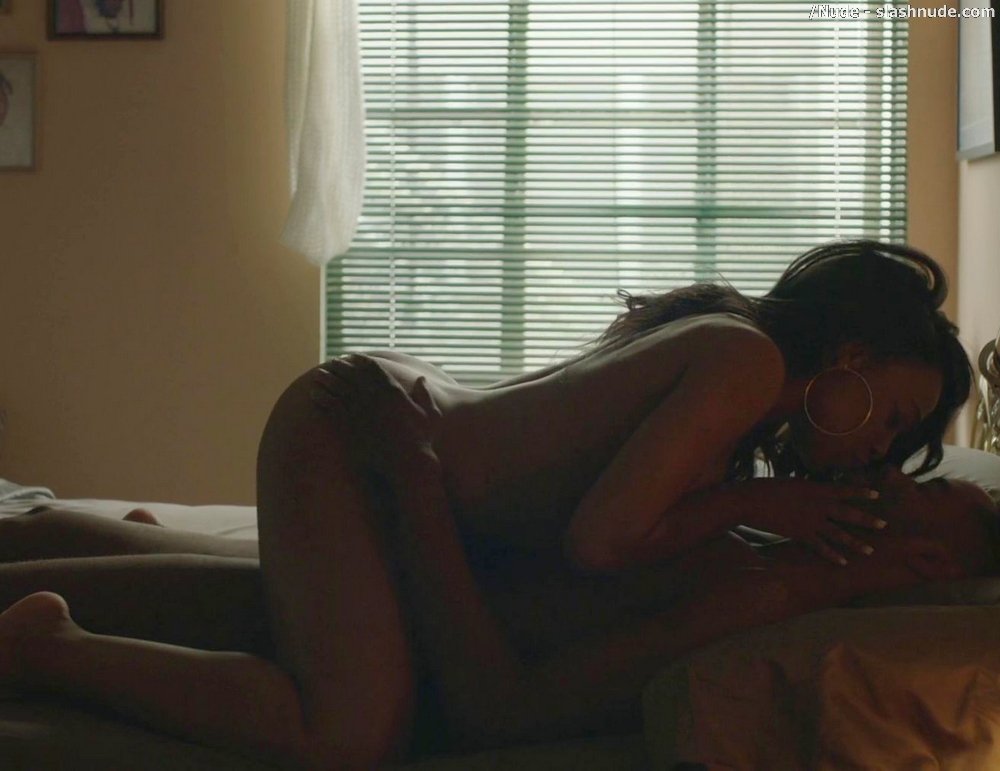Dominique Perry Nude In Insecure Sex Scene 20