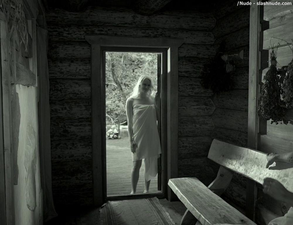Elina Pahklimagi Topless Sauna Scene In End Of A Great Era 4