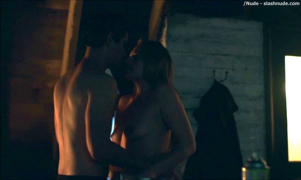 Elisabeth Moss Nude In The Handmaid Tale Sex Scene 7