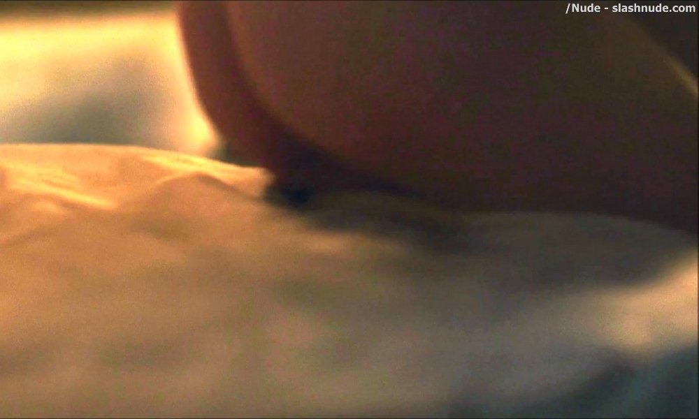 Elisabeth Moss Nude In The Handmaid Tale Sex Scene 8