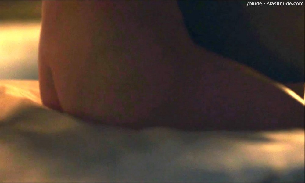 Elisabeth Moss Nude In The Handmaid Tale Sex Scene 9