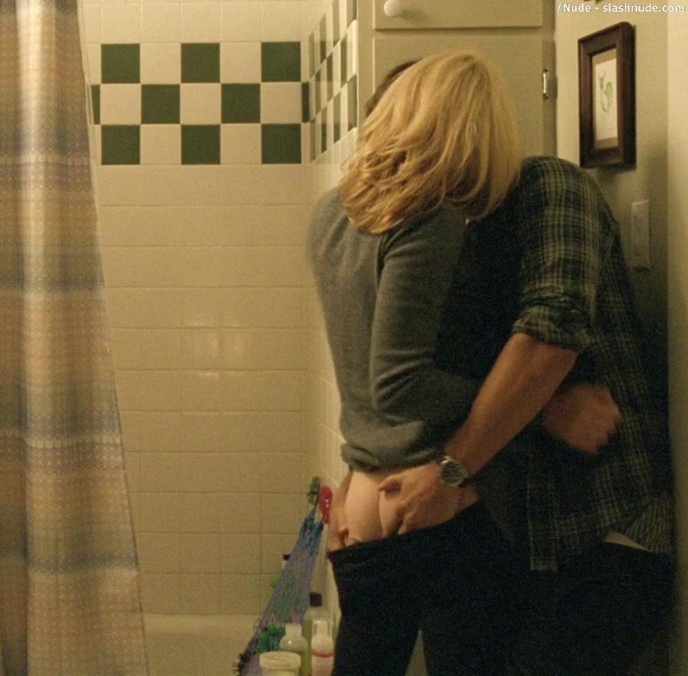 Elizabeth Banks Nude Ass Bared In The Details 1