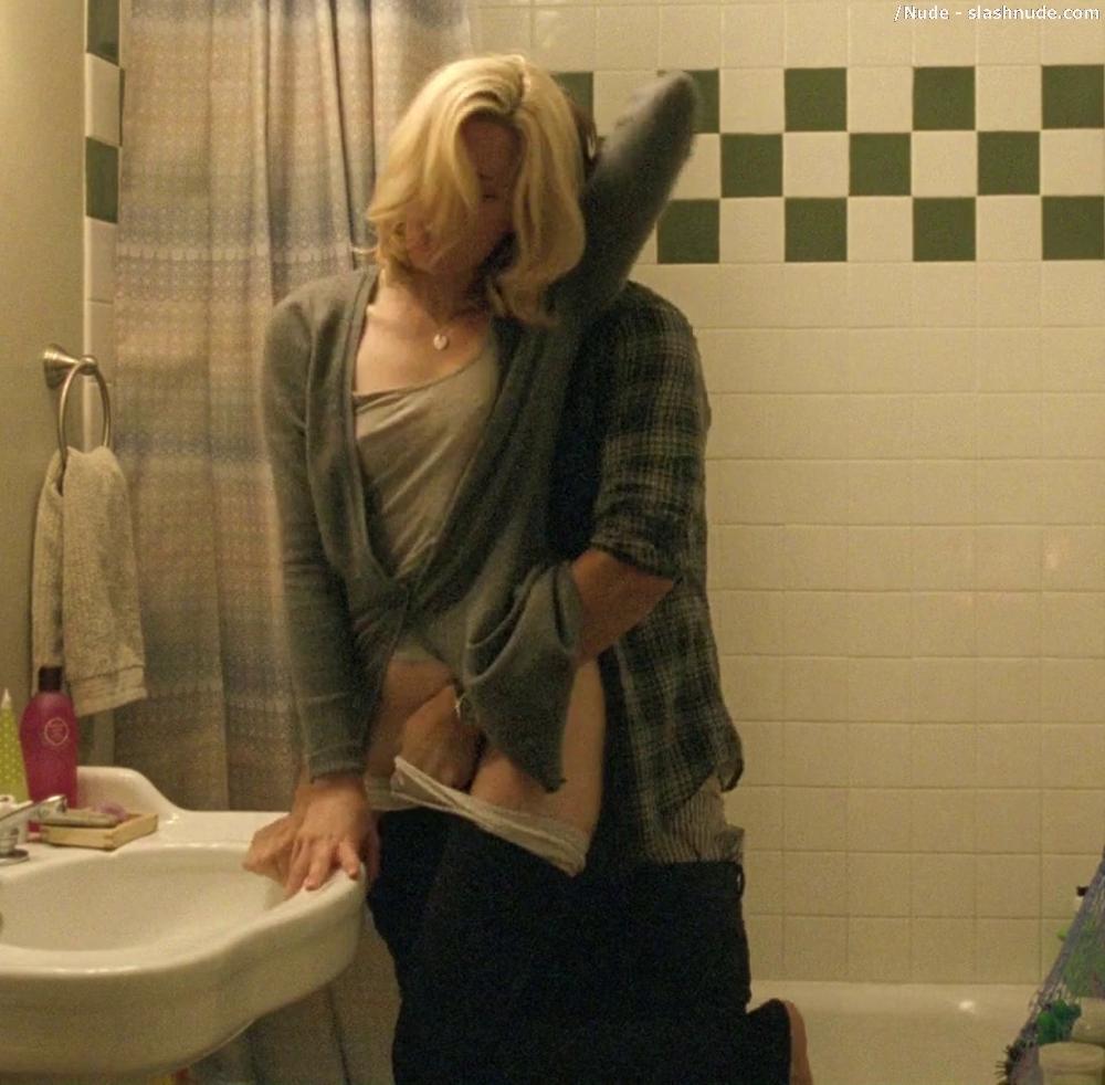 Elizabeth Banks Nude Ass Bared In The Details 13