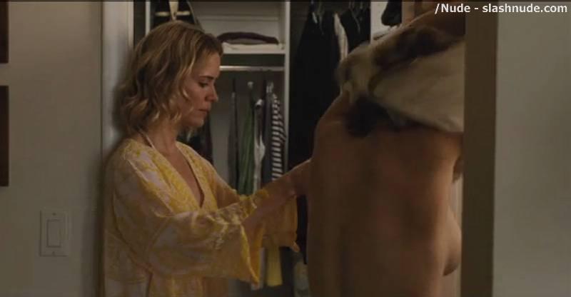 Elizabeth Olsen Topless To Introduce Us To Her Twins 7