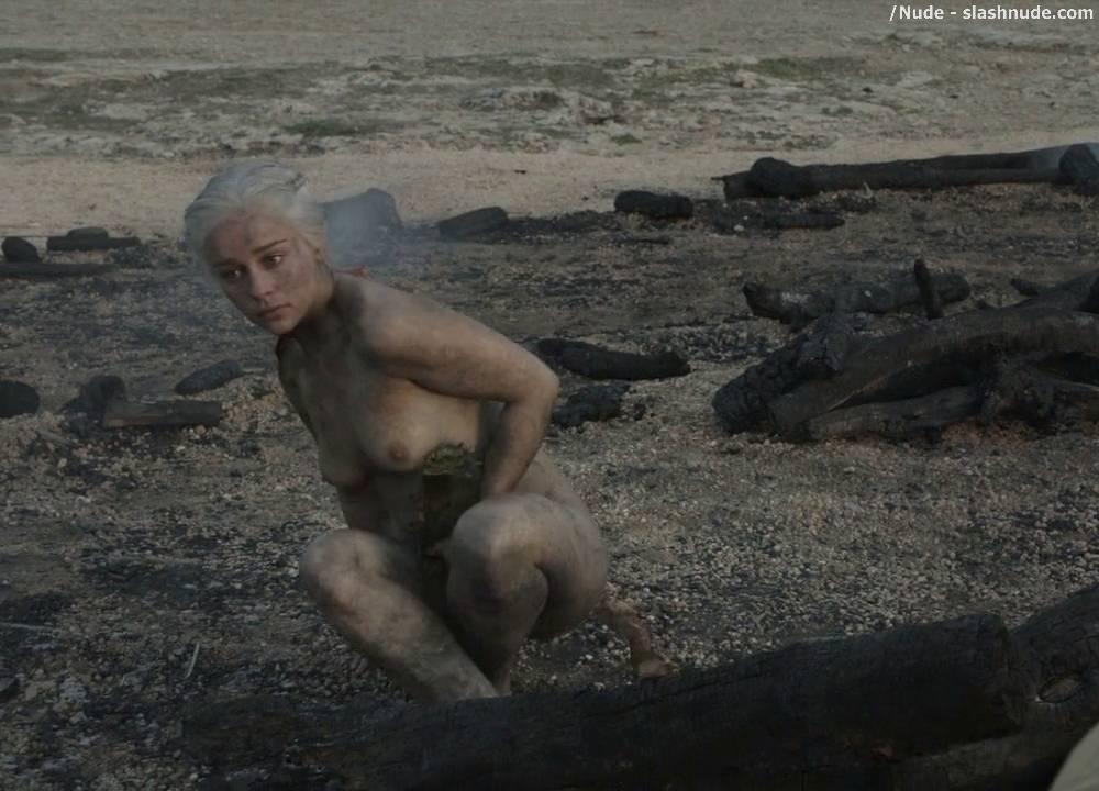 Emilia Clarke Naked And Dirty In Game Of Thrones 6