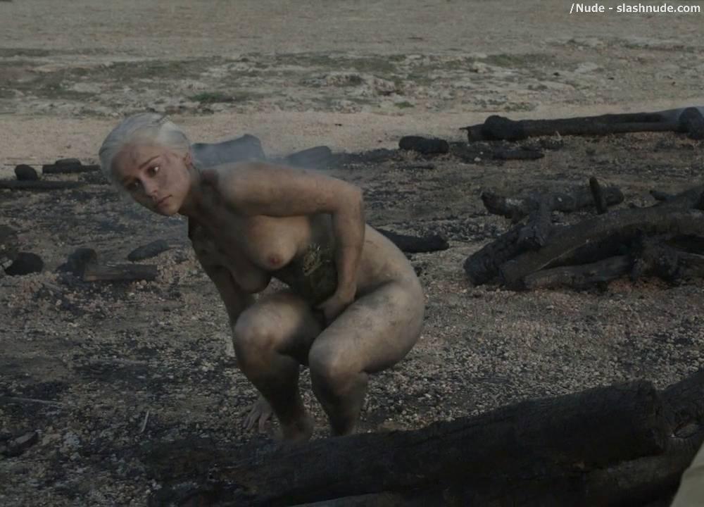 Emilia Clarke Naked And Dirty In Game Of Thrones 7