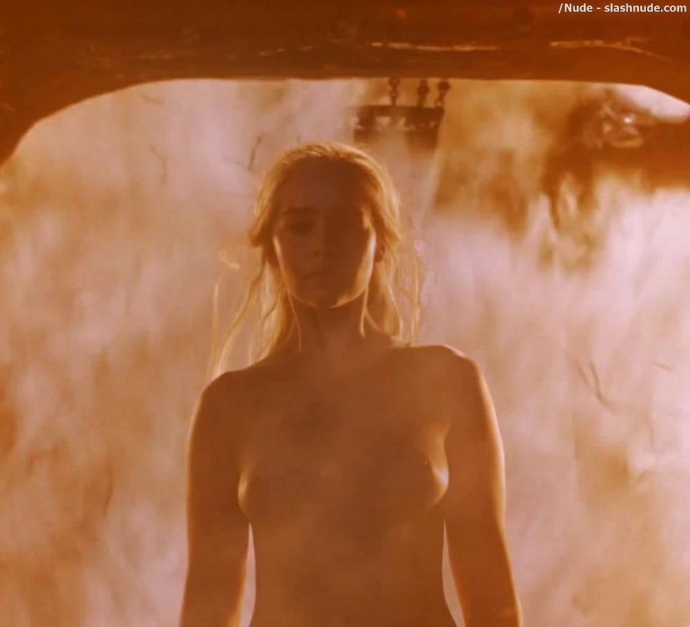 Emilia Clarke Nude And Fiery Hot On Game Of Thrones 3