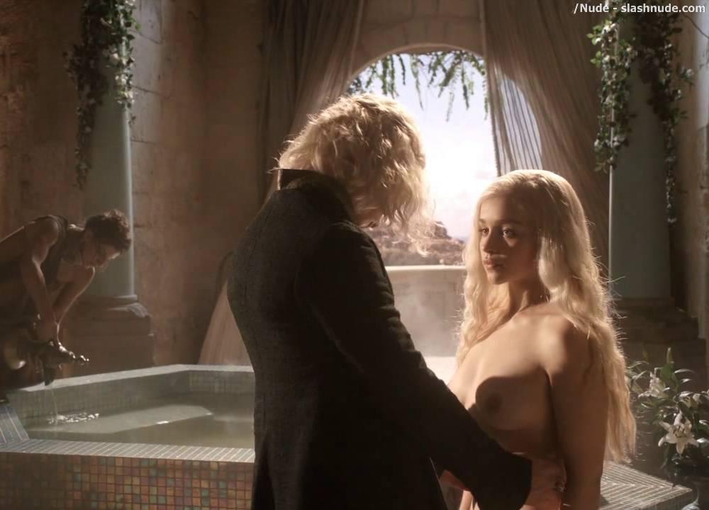 Emilia Clarke Nude In Game Of Thrones 11