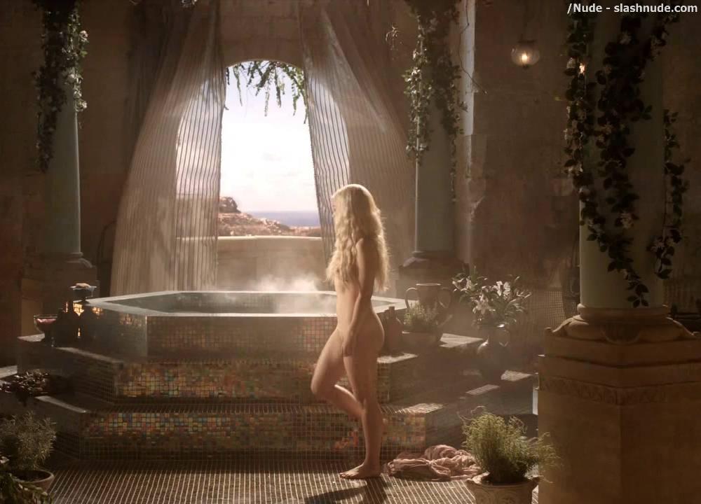 Emilia Clarke Nude In Game Of Thrones 19