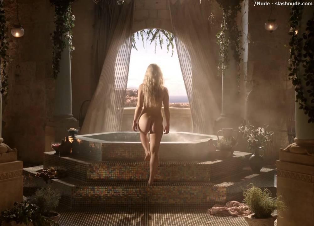 Emilia Clarke Nude In Game Of Thrones 22